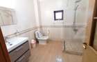 Casa de inchiriat,8 camere +, nemobilata, Gruia - 17