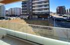 Apartament modern cu 2 camere pereți retractabili terasă parcare și boxă - 2