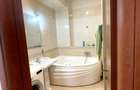 2 camere decomandat, 59 mp + balcon 24 mp, etaj 1, zona Trifoiului