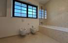 VILA DEOSEBITA / SPATII GENEROASE / CURTE PROPRIE - 29