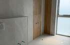  175 mp util+ pod 70 mp util  330.000 € + Tva  - 12