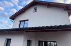 Casa cu 4 camere 5 ari teren - 6