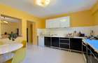 Casa Individuala - 10 Camere - Pretabil comercial - 990 MP teren - 288 MP utili - 5