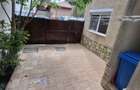 Zona Trocadero , imobil 90 mp., IDEAL BIROURI, curte - 2