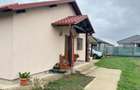 Proprietate cu 2 case in Osorhei intr-o zona cu case noi. - 2