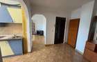 2 cam, hol patrat , logie si balcon, etaj 3 cu acoperis, Piata Moldovei - 12