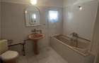LIPOVEI - Vila INDIVIDUALA - P+2 - 8 cam - 4 bai - curte -GRADINA - PIVNITA -toa - 7