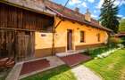 Corp de casă renovat, curte comună – Str. Lungă, Brașovul Vechi - 1