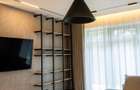 Casă de vânzare cu design contemporan și dotări premium