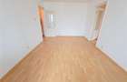 Apartament 3 camere semidecomandat, zona Milcov - 2