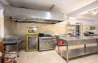 Cabană turistică, 12 camere cu restaurant, bucătărie + sală evenimente - 11