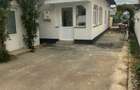 Ofer spre inchiriere casa individuala,renovata,3 camere - 2