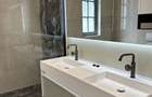 Margine de triplex : 5 camere, 3 bai,2 dressinguri,bucatarie, balcon,terasa. - 4