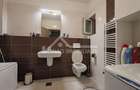 Apartament cu 3 camere, 2, bai, balcon si terasa, Str. Constanta - 11
