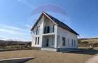 Casa individuala de vanzare in Salicea! 145 MP, 900 MP Teren - 1