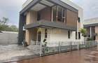 Casa individuala - 300 mp  - 5 camere - 3 bai - 34
