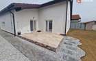 Casa individuala de vanzare cu 3 camere si teren de 710 mp - Izvin - 1