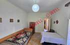 Casă din lemn cu 2 camere de vânzare în Brețcu! - 5