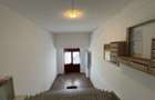 Apartament decomandat cu 3 camere in Florilor, strada Crinului - 21