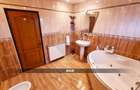 Casă / Vilă de lux cu 2 garaje, 10 camere de vânzare în BAIA MARE - 18