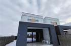 Duplex despartit prin camera tehnica - balcon mare - teren 370 mp - 10