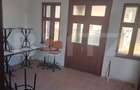 Spatiu Comercial cu apartament de 2 camere la etaj 300mp, Bezdead. - 3