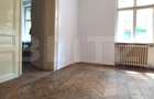 Casa istorica, 2 apartamnte, curte proprie- posibilitati multiple, zona Balcescu