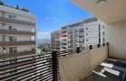 Apartament cu 3 camere de închiriat în zona Tractorul