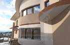 Casă cu arhitectură unică, 257 mp utili, 725 mp teren, Tineretului