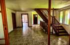 Complex imobiliar format din 2 Vile si un teren generos de 3659Mp - 11