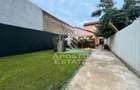 Casa individuala, 6 camere, 3 bai, garaj,acces auto, teren de 411 - 20