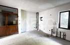 Apartament de vanzare 3 camere nemobilate 56 mpu cu balcon Central - 1