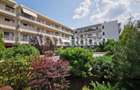 Superb Apartament cu 3 camere, piscina, 2 garaje, complet mobilat si utilat