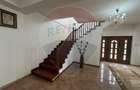 Casa / Vila cu 6 camere de vanzare - 37