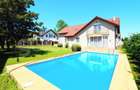 Vilă cu 5 dormitoare | piscina | 550mp gradina | garaj dublu - 1