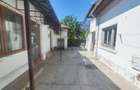 Spatiu comercial 9 camere, casa 2 camere,  teren 354 mp, Brestei. - 2