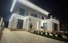 Vilă Exclusivistă în Pipera | 530 mp Utili | Teren 1.000 mp | 12 Camere | Person - 14