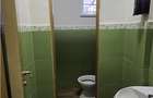 Spatiu comercial 45mp, vitrina, Dambu Pietros, grup sanitar, 2 zone acces. - 8