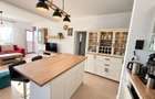 Dumbrăvița | 3 Camere | 76,6 mp | Grădină 46.5 mp | 2 Băi | Dressing | 2 Parcari