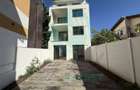 Apartament cu o curte generoasa de 60 mp - 1