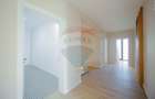 De vânzare Vilă cu 8 camere în Sânmartin, 290 mp util, teren 1100 mp - 27
