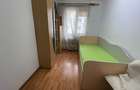 Apartament 3 camere, semidecomandat, etaj 1 - 5