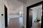 Ultimul apartament la  parter , 2 camere, curte privata ,negociabil - 9
