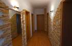 Proprietar închiriez la casa apartament cu trei camere pentru locuit/birouri  - 4