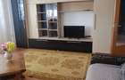 2 camere,sect3,Titan,,metrou 1 Decembrie la 6 min,Auchan la 8 min,piata la 2min  - 1