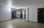 9 camere, 5 bai, spatiu hobby, gradina, garaj,locatie buna - 24