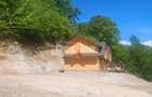 Casa la roșu pentru vacanță, teren superb lângă râu și păstrăvărie – Stoenești - 3