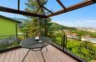 Casă cu 4 camere, priveliște panoramică, terasă închisă și grădină terasată - 12