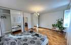 Apartament spatios cu 3 camere | 100 mp | Balcon | Curte | Central