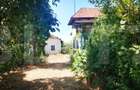 Urgent! Casă cu teren 5.038 mp, Pleșoiu-Arcești, stradă principală - 1